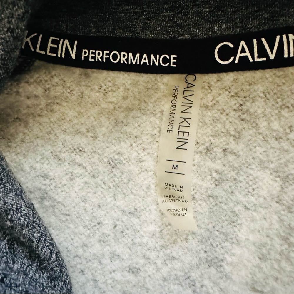 Calvin Klein cropped hoodie - Picture 8 of 8